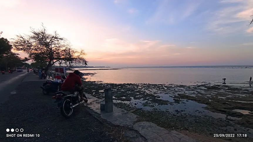 Pantai Lorena Paciran